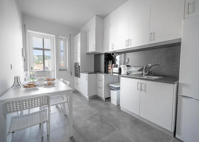 Elisio De Moura - T5 Ideal Familias - Apartment *