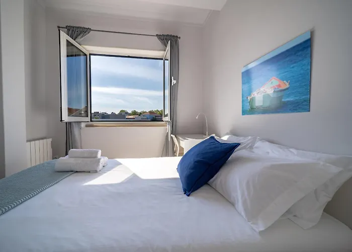 Apartment Elisio De Moura - T5 Ideal Familias - *