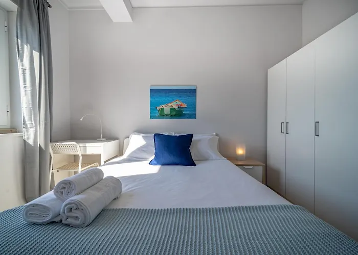 Elisio De Moura - T5 Ideal Familias - Apartment